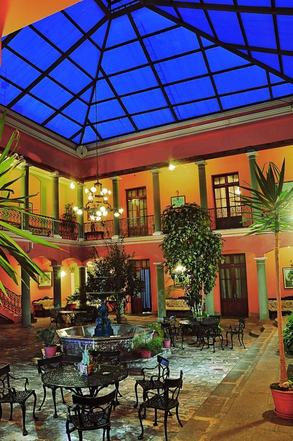 Capital Plaza Hotel Сукре Экстерьер фото