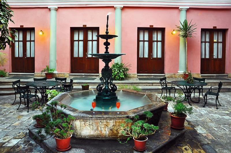 Capital Plaza Hotel Сукре Экстерьер фото